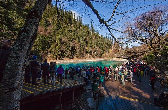 九寨沟旅游自助游攻略 九寨沟旅游多少钱 九寨沟旅游纯团玩